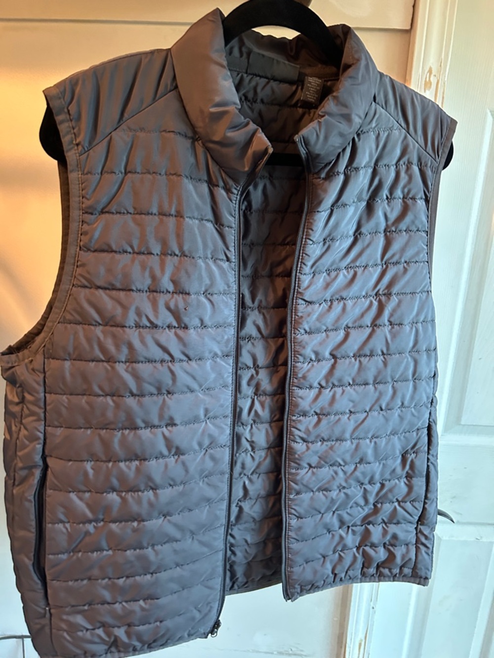 Men's Lightweight Quilted Vest in Gray